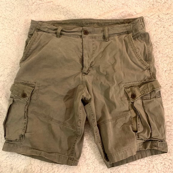 GUESS Cargo Shorts - Picture 1 of 6